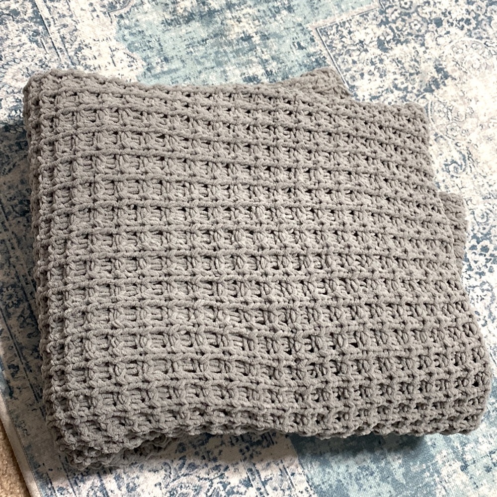 Grey knitted blanket